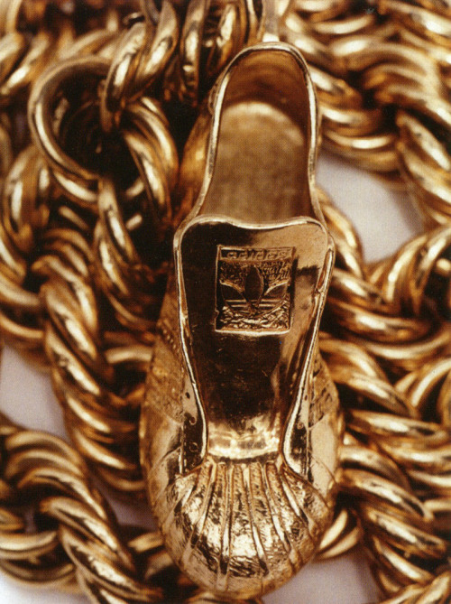 babylonfalling:  Jam Master Jay’s chain. Photo by Jonathan Mannion. 