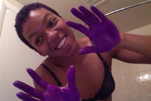 naturalinjuly:  didn’t think this through i’ve  stained the sink majorly and idk ho