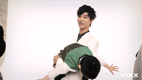 parkjmin:  need some help there hakyeon…? 