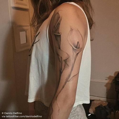 By Danilo Delfino, done in Manhattan. http://ttoo.co/p/35447 arm;big;calla lily;danilodelfino;facebook;flower;nature;sketch work;twitter