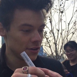 theharrydaily:  Shanghai 19/11