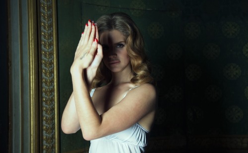 ridinwithlana:  lanayesyou:  Born To Die.   Follow for more of Queen Lana! 