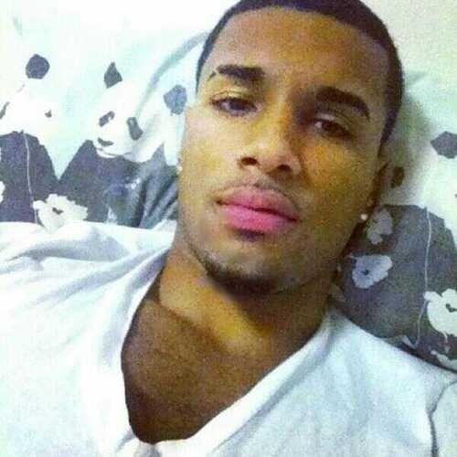 youtastemyaura:  THE LIGHTSKIN I WANT TO WAKE UP NEXT TO EVERY MORNING .