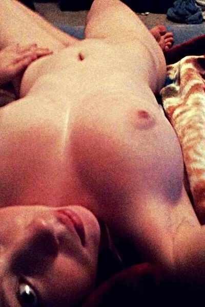 this-is-why-im-lesbian:  Heeeey girls &lt;3