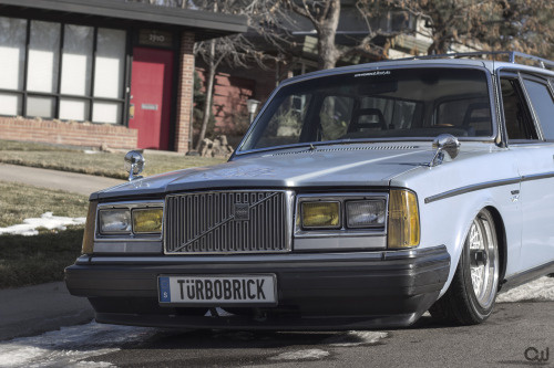 mr2mrnot:  getamongst-it:  driftk1ngs:  https://www.flickr.com/photos/coreywphotoBagged Volvo 200 Series Wagon  so many volvos today  Love this volvo