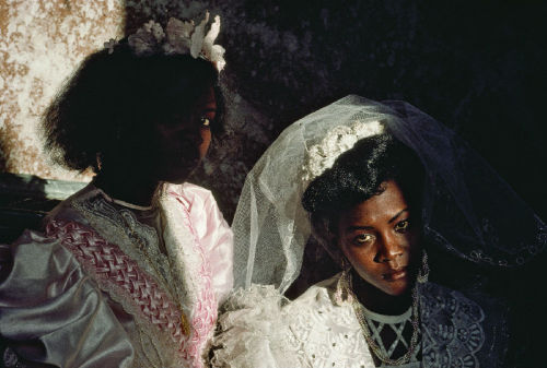 atoubaa:A wedding in a refugee camp near Khartoum. (Sudan, 1995) - Pascal Maitre