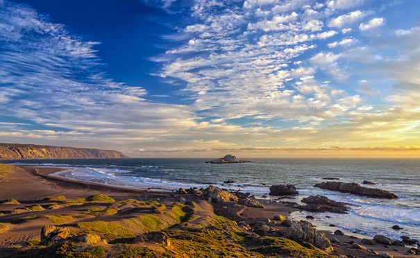 kusta-astronaut:  Top 10: Las mejores playas de ChileAnakena, Isla de PascuaLa Virgen,