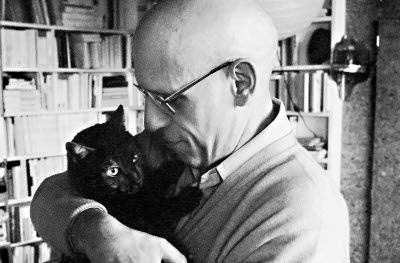 Escritores y sus gatitos…. Allen Ginsberg Charles Bukowski Edgar Allan Poe H P Lovecraft Jean Cocteau Jorge Luis Borges Michel Foucault Raymond Chandler Jean-Paul Sartre Julio Cortázar 