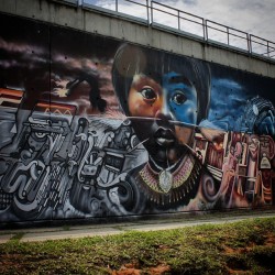 medallociudaddelaluz:  Graffitour #Medellín