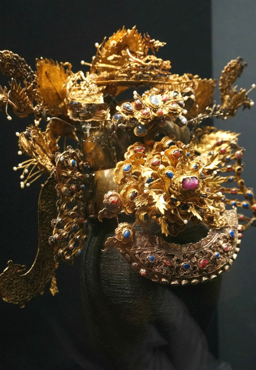 Another ancient gold phoenix crown from Ming Dynasty in the collection of Guizhou Provincial MuseumP