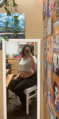 Porn sofias-stuffed:My belly keeps spilling out photos