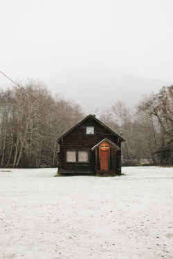 jordanvoth:  One of my favorite spots around the Hoh Rainforest. It’s the second oldest cabin in the Hoh. Built in 1931 and was originally a school house. Super cool to see it with snow on the ground this time. 