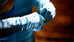 keybladesoras:  The Queen arrives in Storybrooke. 