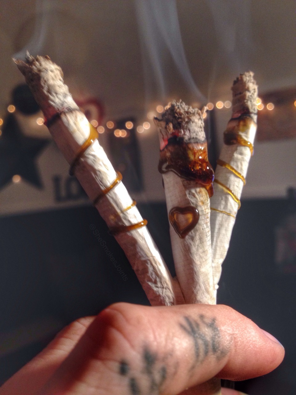 shesmokesjoints:  Someone asked me to post the pictures of my heart joint as one,