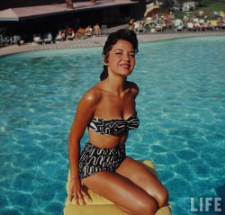Wholesalemoney:  Bathing Beauty, Las Vegas, 1955 