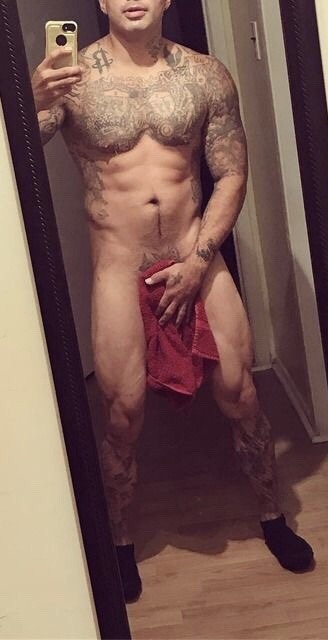 betocheto18:  xitschulosx: i wish i could have his D so bad! idk if this really him