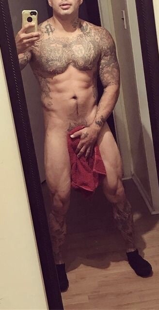 betosback: xitschulosx:  i wish i could have his D so bad! idk if this really him but fuckit i’ll take it! 😋  NEW BLOG! https://twitter.com/betomartinez18 betomartinez2008@gmail.com Beto’s Corner  https://betosback.tumblr.com/ 