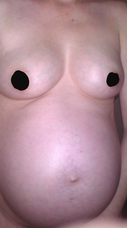 funcouple23:  funcouple23:  Throw back Thursday to about 8 years ago. Comment and reblog for a chance to see this uncensored in your dm!  Preggo and full of milk! 