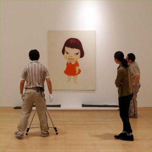 kakisibu: クロネコの美術品チーム (Twitter / michinara3: この高さで良いと思う・・・。他２点も無事に展示終了！ htt …から) bit.l