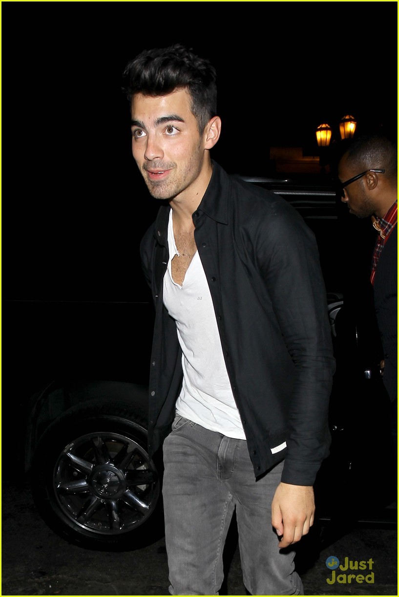 jobrosnews:  Joe Jonas arriving to the Kings of Leon after party in Los Angeles [10/3]