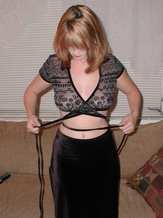 Strictly Amateur Wives and Girlfriends Over 35