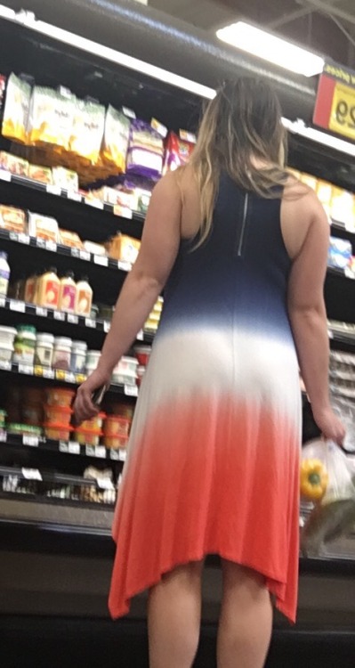 Her panties were clearly visible through her dress but they didn’t really show up in the pics.