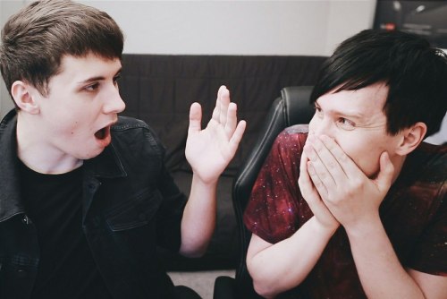 illmakeuhowell: [x]