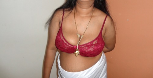 Porn Pics prythm:  Another DESI Aunty gone wild with