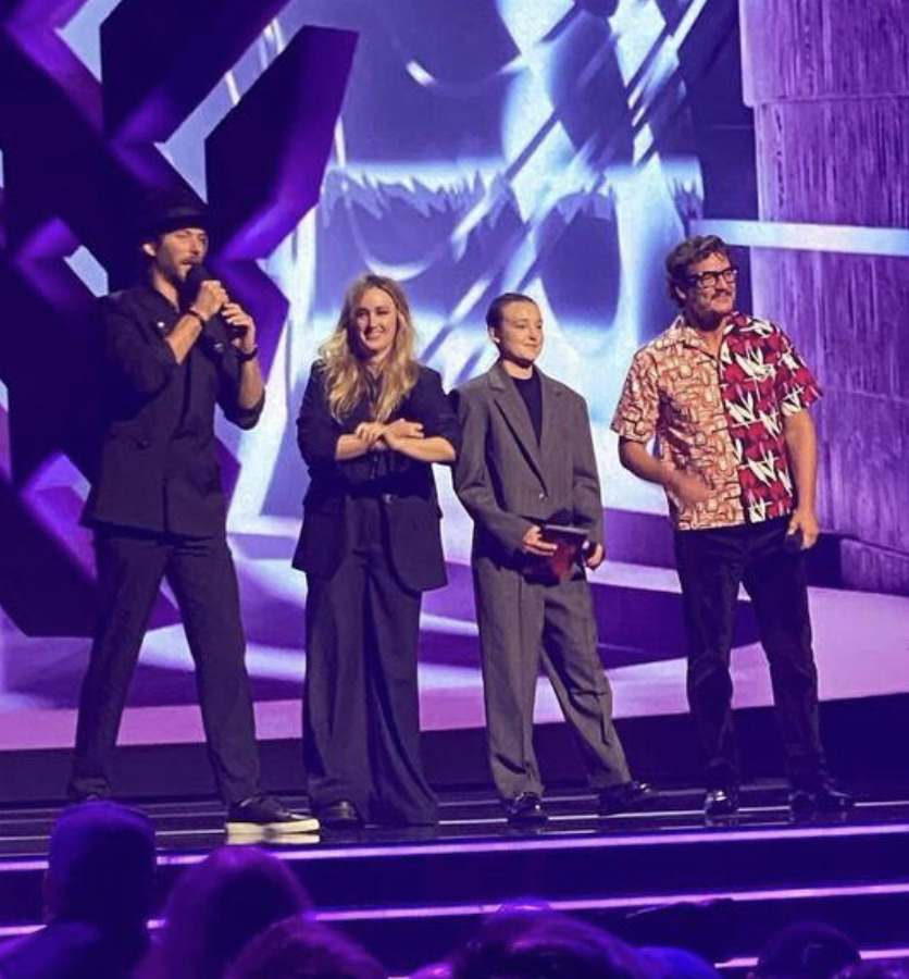 File:Troy Baker, Ashley Johnson, Bella Ramsey, Pedro Pascal at The Game  Awards 2022 (cropped).png - Wikimedia Commons