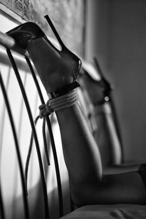 kinkncuties:  Tied to the bed and no place to go