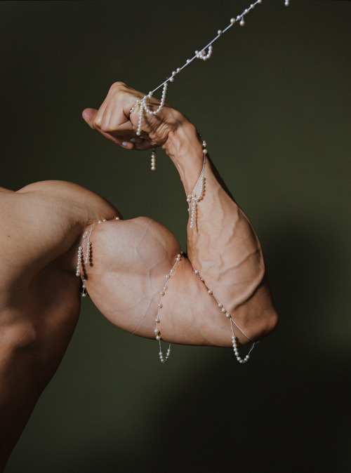 "Courbes" For Revue Beaut By Revue Magazine/ July 2021