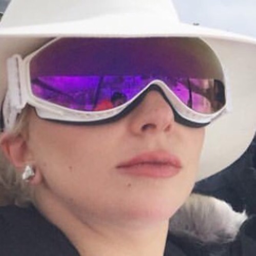driedup-tied-anddead: Gaga high af posting about charities