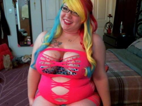 kittymcpherson:  today i am lumpy rainbow princess Kitty <3my room is super messy but idc i’m getting on cam in a few minutes