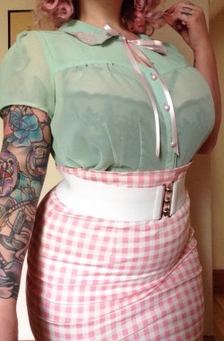 dollsofthevalley:  galdalou:Black lingerie underneath pastel clothes makes the most fucking sense ever.  Oh my god this outfit is everything to me