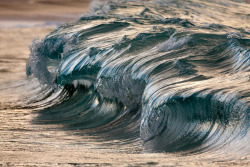 smithsonianmag:  These Ocean Waves Look Like