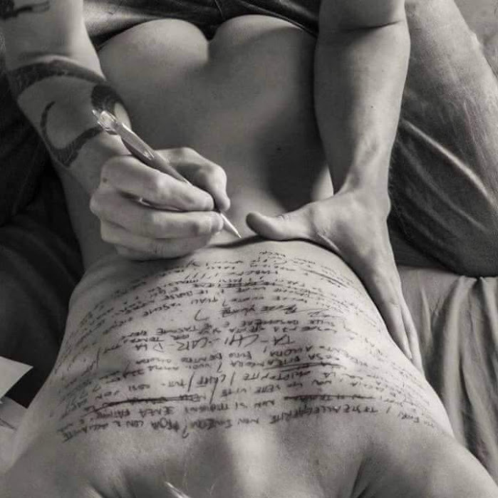 nadiasumisa:  Cada día hay deseos que se escriben en blanco y negro, en idiomas