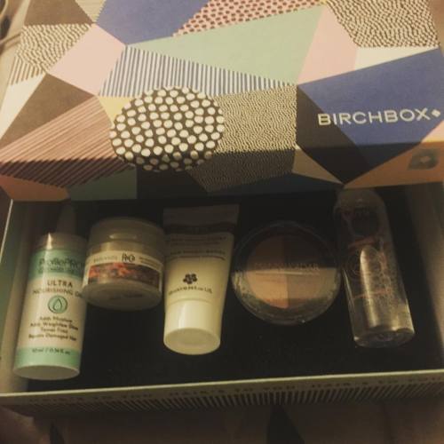 #birchboxaugust #avène #micellarwater #makeupremover #mannakadarcosmetics @mannakcosmetics #r