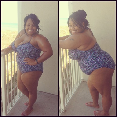 bulgingbeauty:  🏊