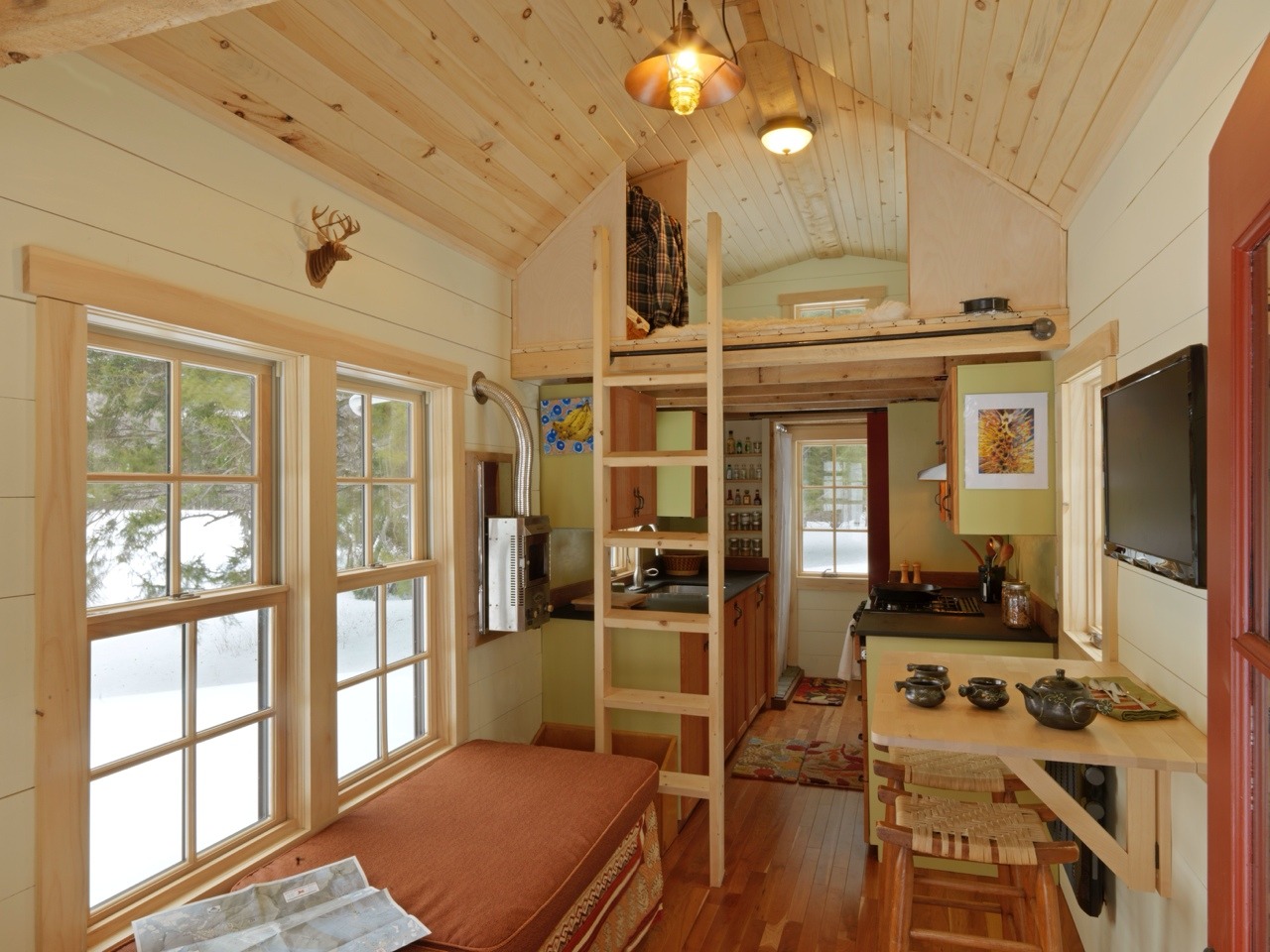 smallandtinyhomeideas:  This tiny house was built by Ethan Waldman. He’s getting