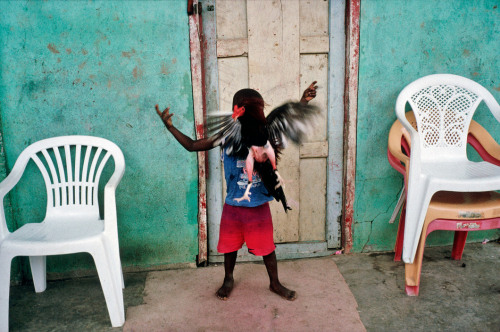 PANAMA. Yaviza. 2004. Along the river.  ALEX WEBB