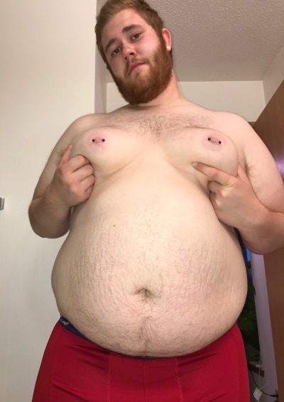 chubbyal:Been out and about now I’m sweaty and need to eat! 