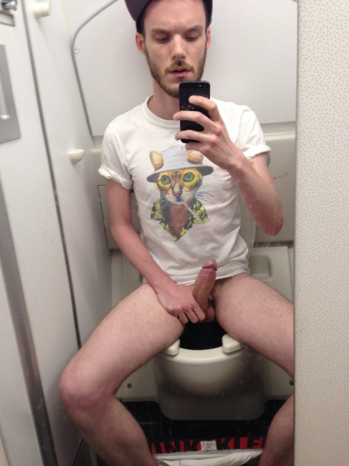 ...AND YET ANOTHER UNNECESSARY GAY NUDITY BLOG