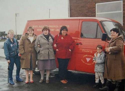 soyonscruels:real photos of ‘lesbians and gays support the miners’, their miner comrades, and photos