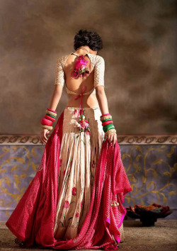 beautifulsouthasianbrides:  Outfit by:Gaurang