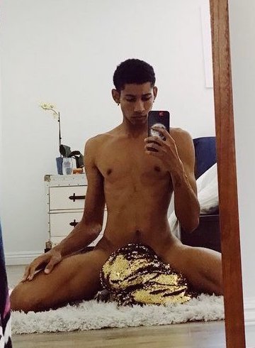 christos: Keiynan Lonsdale