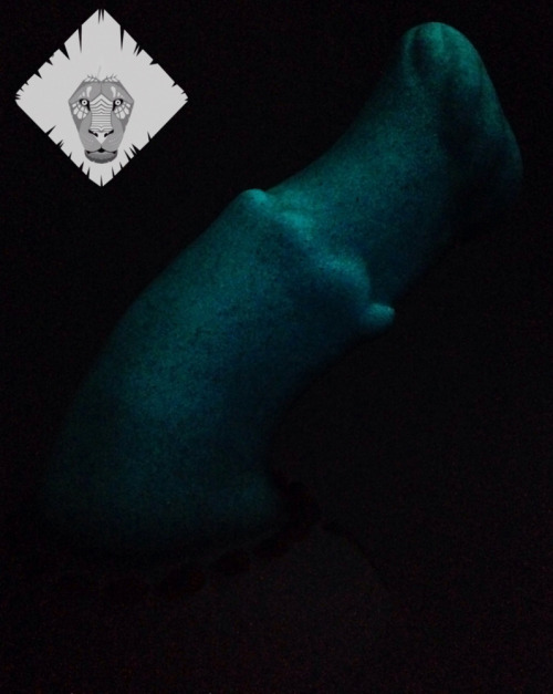 qimera: New toy! The Salamander is here! You can get it here! Circumference Tip: 6.6″ (17cm) C