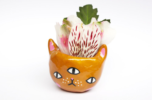 ponyponypeoplepeople:Kitty Planters by PONY PEOPLE