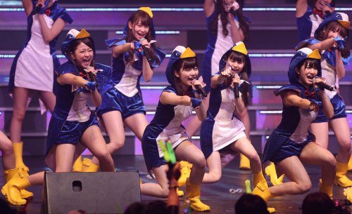team4-ever: 1位は「走れ！ペンギン」に　AKB「リクエストアワー」最終日 - MSN産経フォト