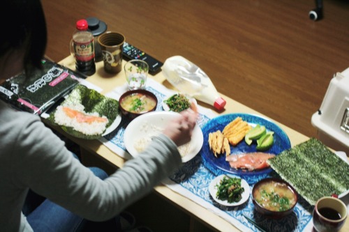 Today is Setsubun. My girl cooked Ehou-maki and I ate the (almost) same number of roasted beans as m