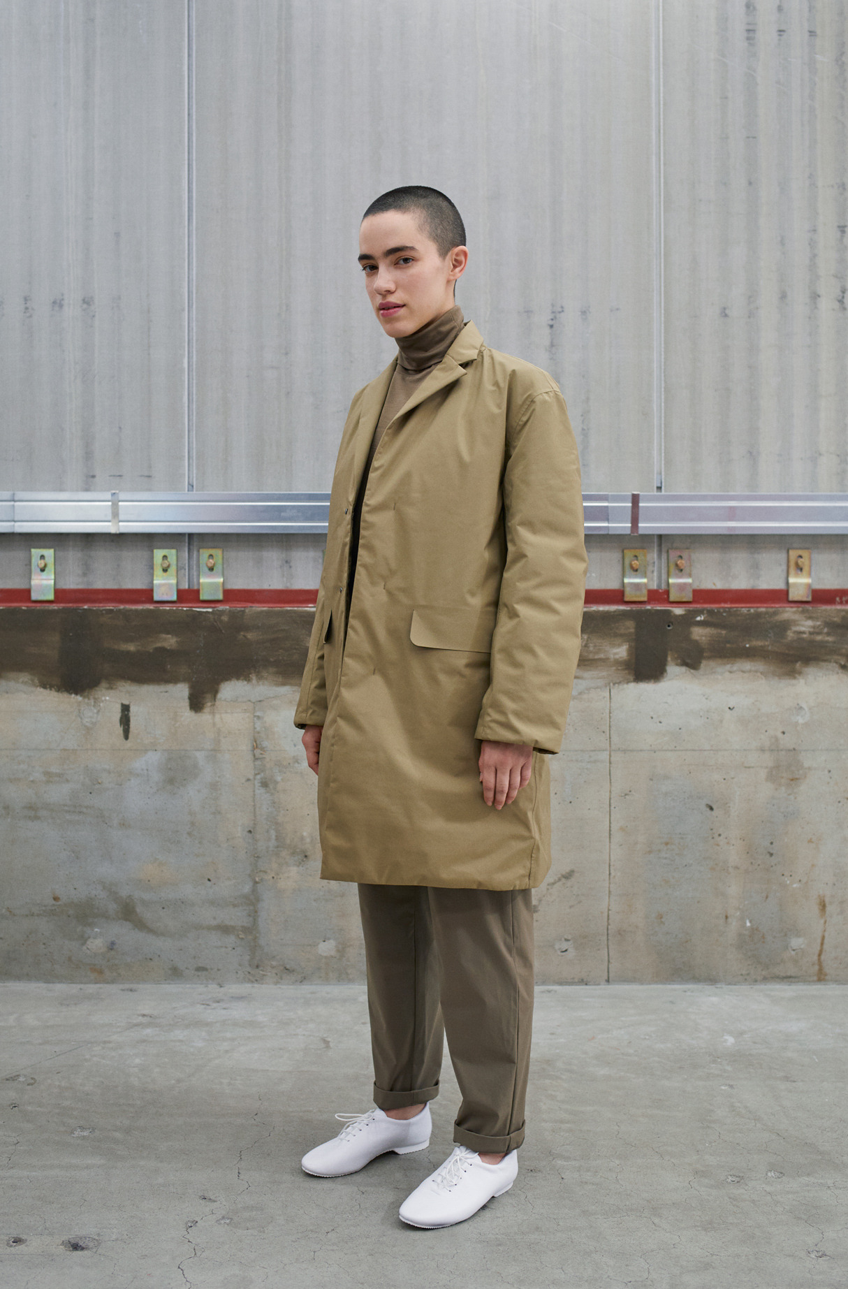 DESCENTE PAUSE デサントポーズ　DOWN CHESTER COATチェスターコート